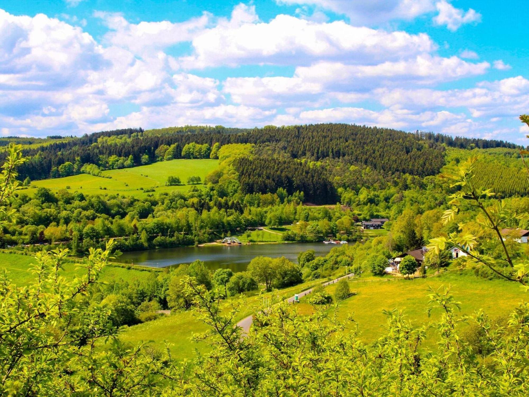 Holiday Home In Densborn With Garden Zendscheid Bagian luar foto